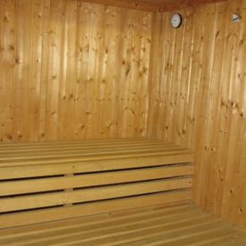 Hallenschwimmbad mit Sauna