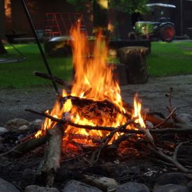 Lagerfeuer im Wald oder Grillfeste im Garten